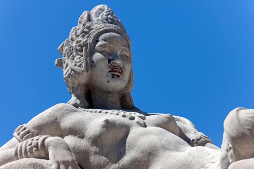 Statue de birmane à Marseille - © Norbert Pousseur