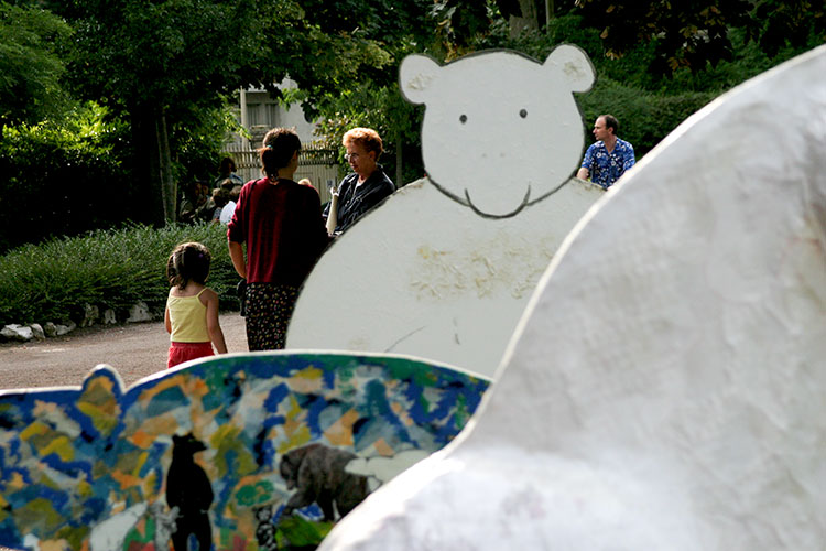 Discussion autour des ours au  bestiaire Henri Darcy de Dijon - © Norbert Pousseur